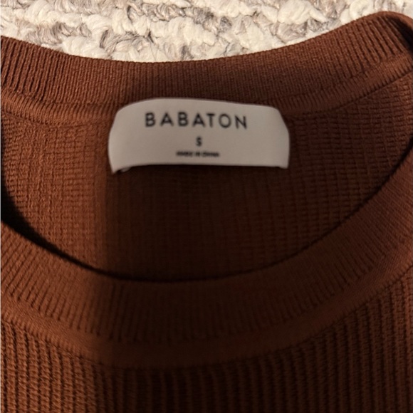 Babaton Ribbed Knit Sleeveless Crop Top - Picture 4 of 5